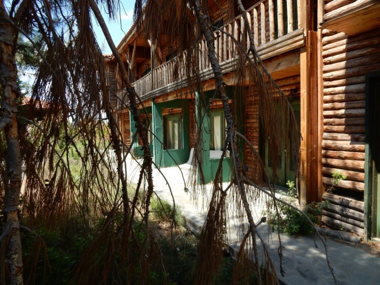 Wanderung zu den „lost places“ auf Sithonia